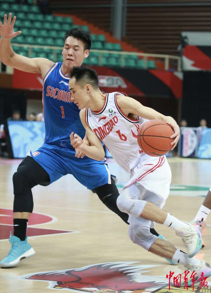 野鹧队大胜对手，成功晋级季后赛的简单介绍