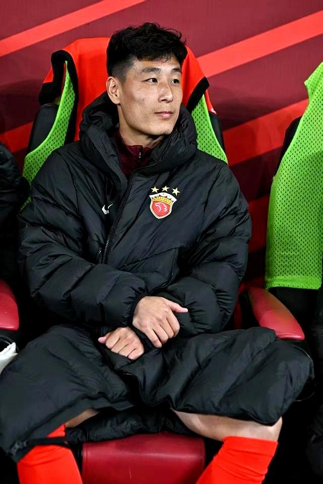 曼城打破进球荒，武磊球迷集体高唱助威！的简单介绍